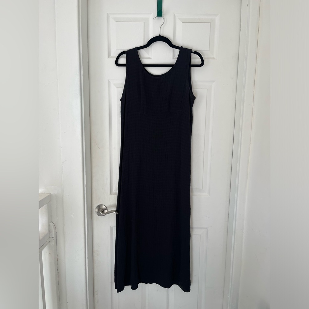 Classic Black Textured Sleeveless Maxi Dress